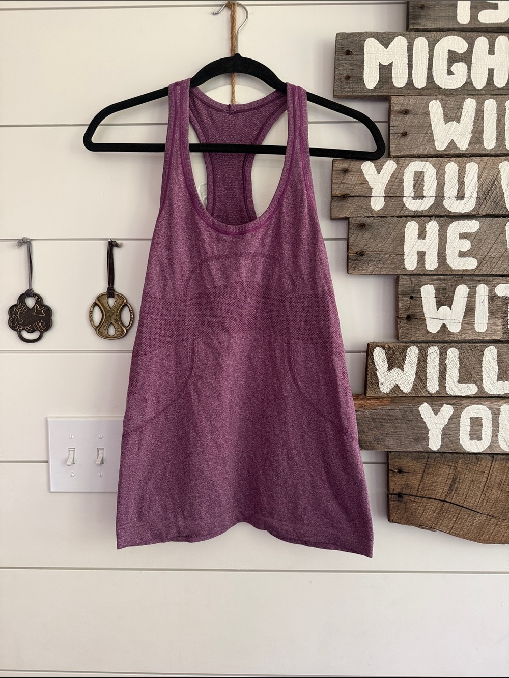 Lululemon size 8 swiftly tank